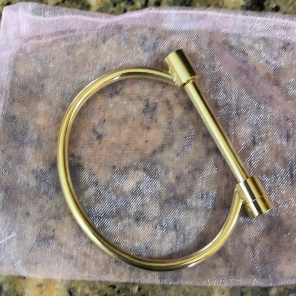 Elegant Gold Bracelet
